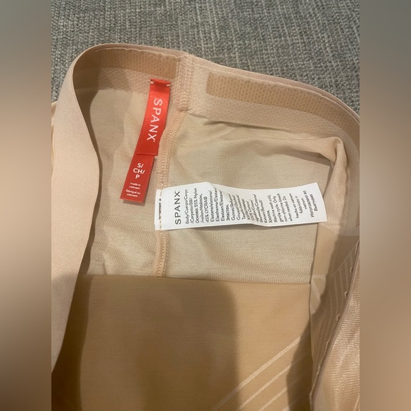 SPANX Thinstincts 2.0 high-waisted mid-thigh shorts - Picture 7 of 7